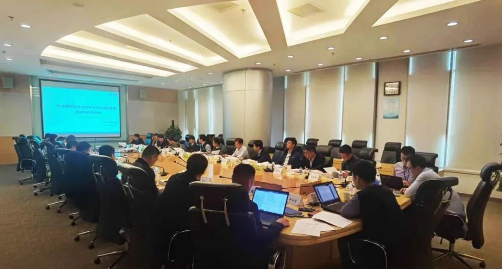 甲板上解起貨鋼索，雜貨船，起貨鋼索需要做船級社的認證嗎？